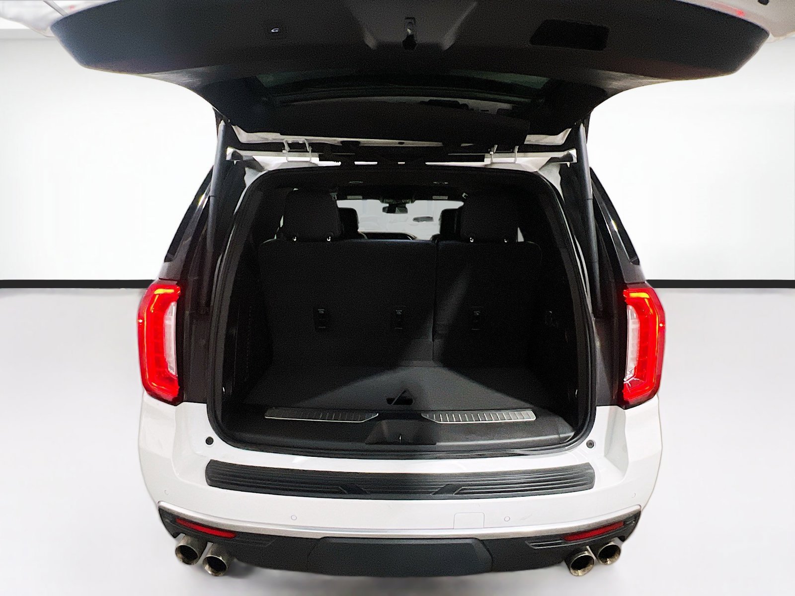 Used 2024 GMC Yukon Denali RWD image 20