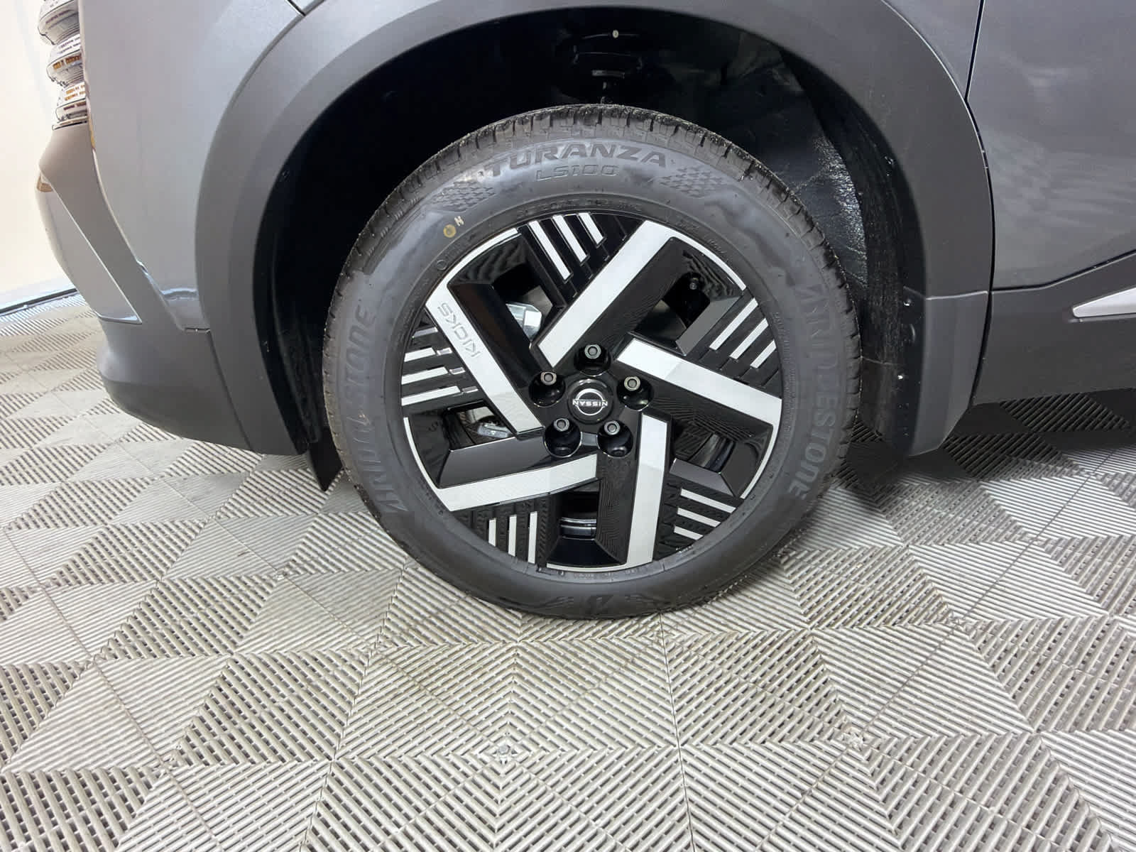 New 2026 Nissan Kicks SV w/ SV Premium Package FWD image 10