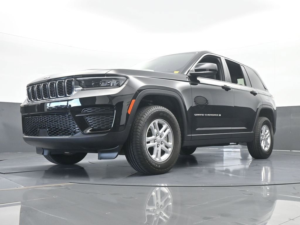 Used 2025 Jeep Grand Cherokee Laredo image 52