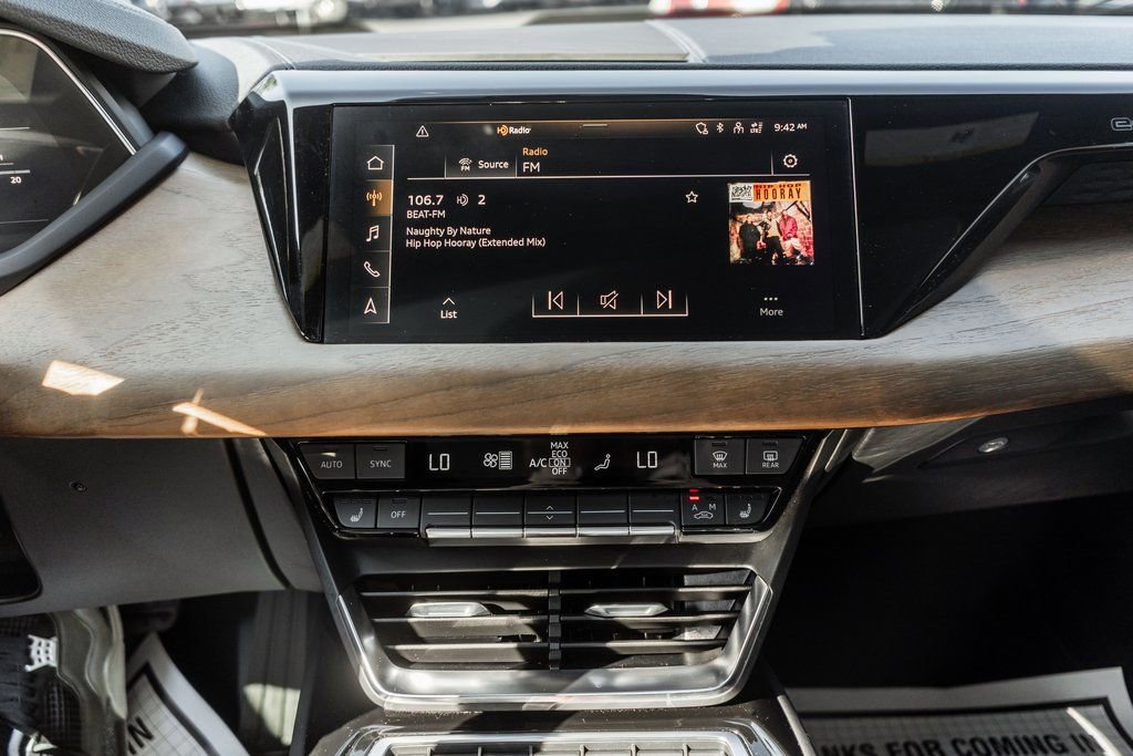 Used 2022 Audi e-tron GT Premium Plus image 17