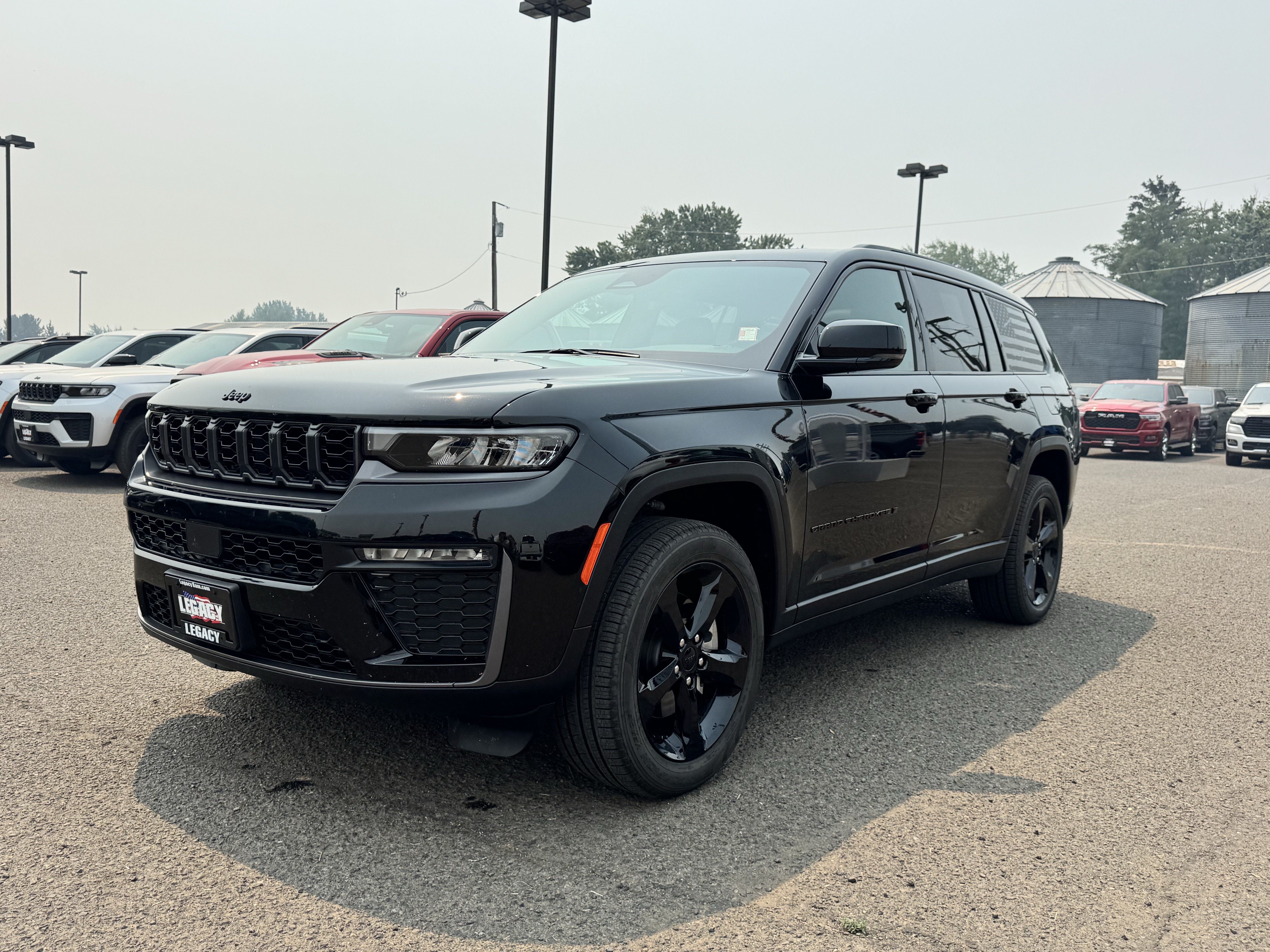 Used 2026 Jeep Grand Cherokee L Limited w/ Limited Altitude Package AWD/4WD image 7