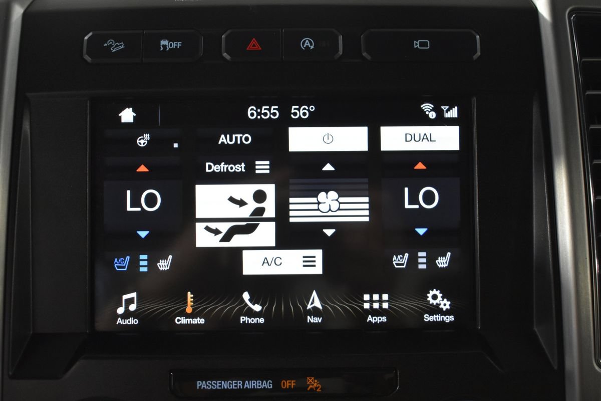Used 2017 Ford F150 Platinum w/ Equipment Group 701A Luxury AWD/4WD image 18