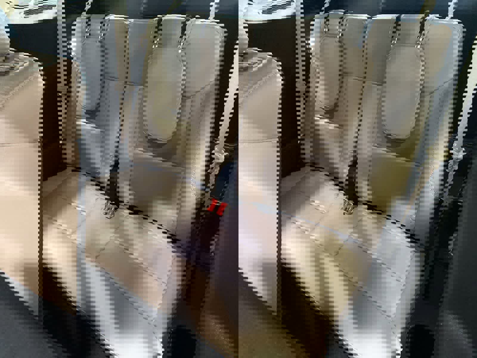 Used 2021 Ford Explorer Limited image 28