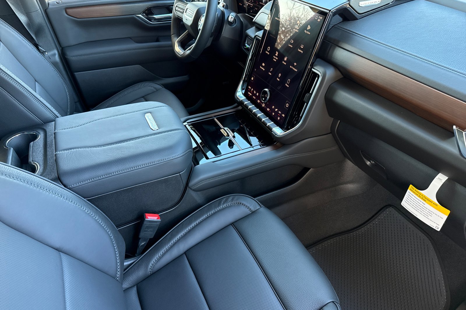 New 2026 GMC Yukon XL Denali w/ Denali Reserve Package image 19