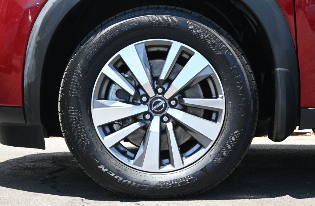 Used 2022 Nissan Pathfinder SL FWD image 6