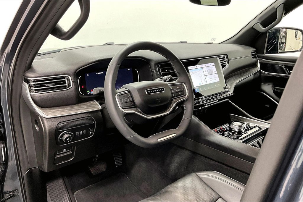 Used 2024 Jeep Wagoneer Series III w/ Premium Group I AWD/4WD image 16