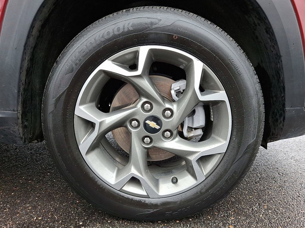 Used 2025 Chevrolet Trax LT image 8