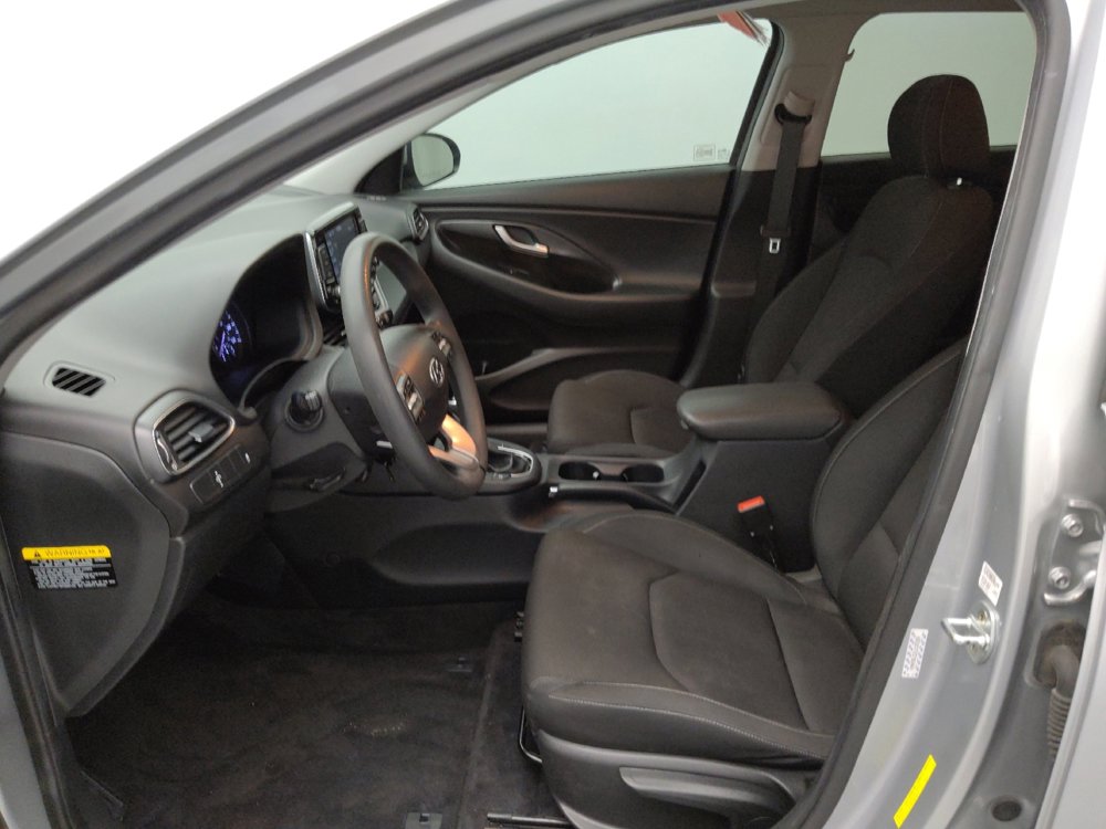 Used 2020 Hyundai Elantra GT FWD image 17