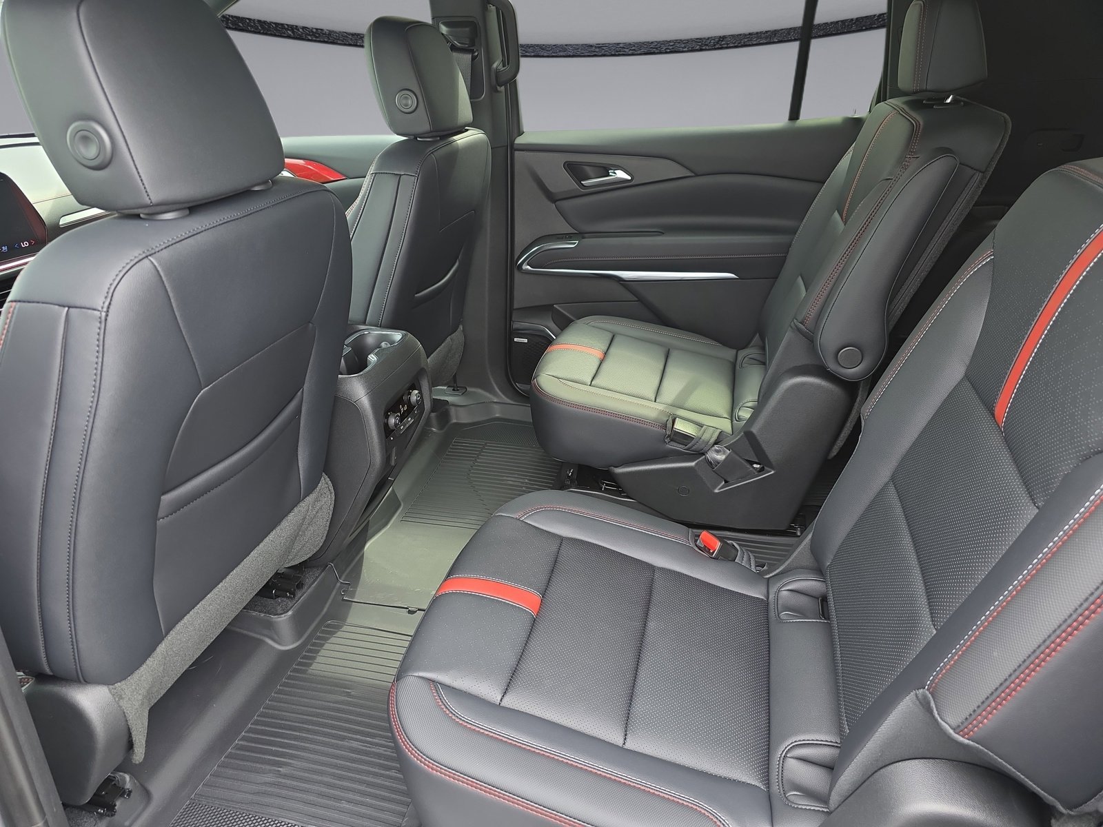 New 2026 Chevrolet Traverse RS w/ LPO, Floor Liner Package AWD/4WD image 29