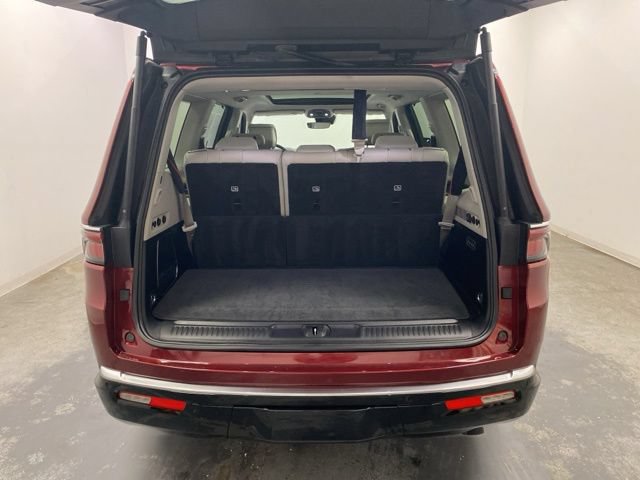 Used 2023 Jeep Wagoneer Series III w/ Premium Group I AWD/4WD image 25