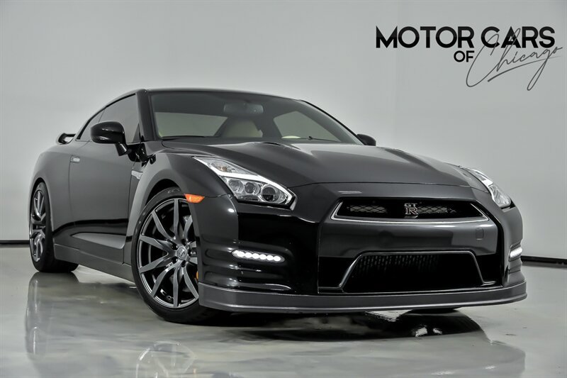 Used 2015 Nissan GT-R Premium AWD/4WD image 1