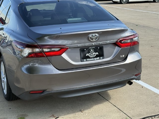Used 2022 Toyota Camry LE FWD image 6