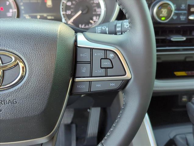 Certified 2026 Toyota Highlander XLE image 14