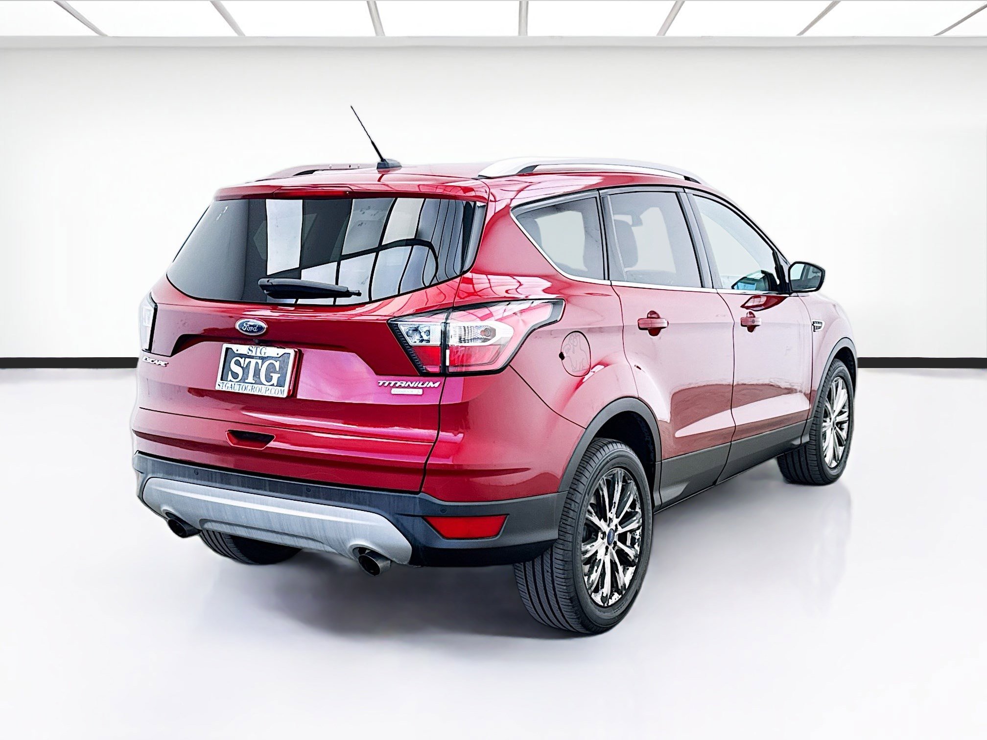 Used 2017 Ford Escape Titanium image 4