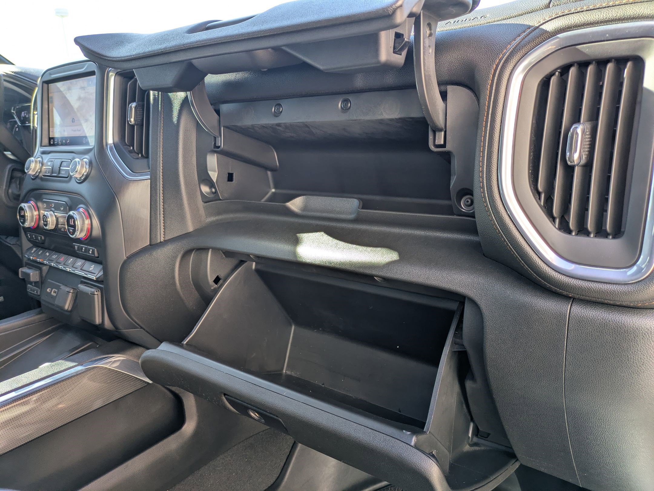 Used 2023 GMC Sierra 3500 AT4 w/ AT4 Preferred Package AWD/4WD image 32