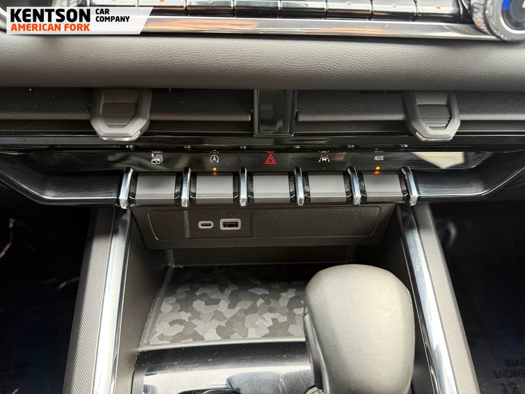 Used 2024 GMC Canyon Elevation w/ Convenience Package image 28