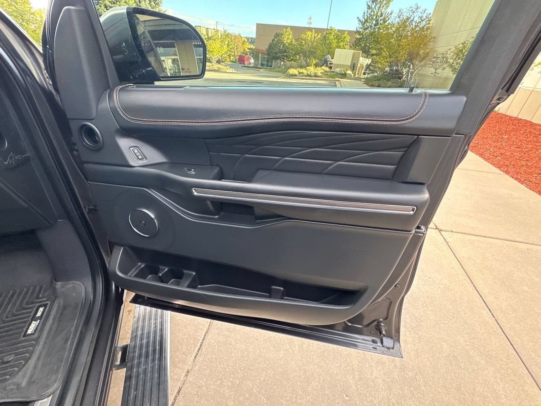 Used 2022 Ford Expedition Max Platinum AWD/4WD image 18