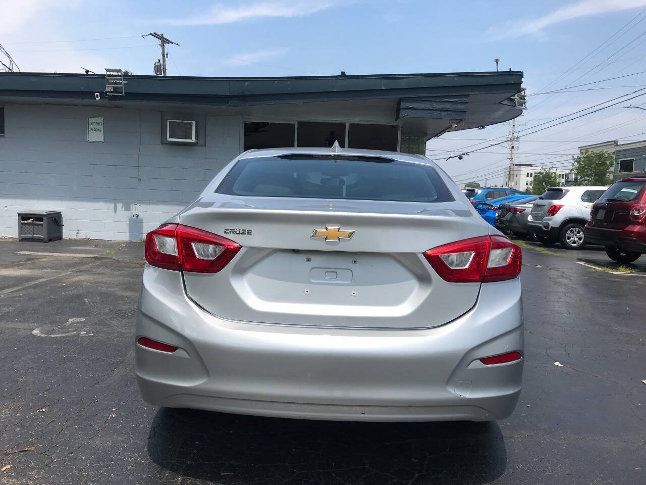 Used 2017 Chevrolet Cruze LT FWD image 6