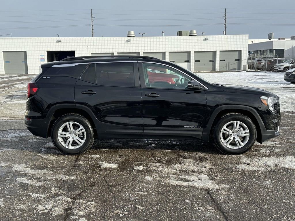 Certified 2023 GMC Terrain SLE w/ Driver Convenience Package image 3