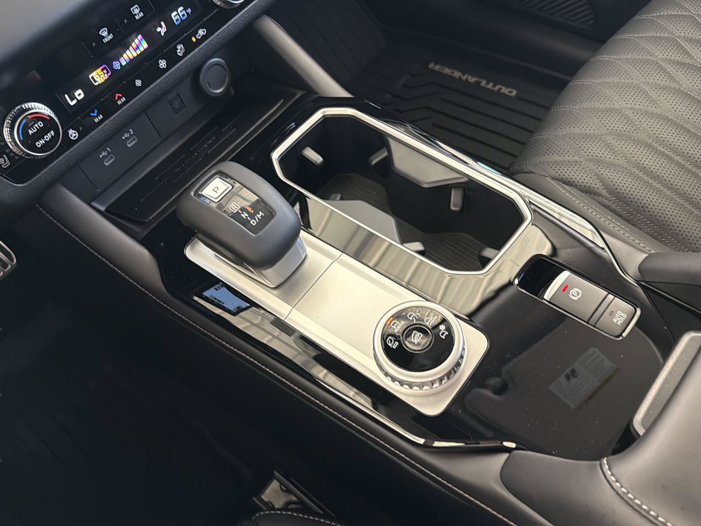 New 2026 Mitsubishi Outlander SEL FWD image 21