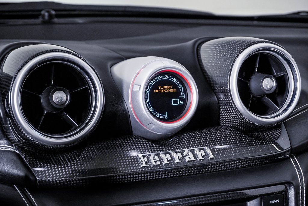 Used 2015 Ferrari California T image 33