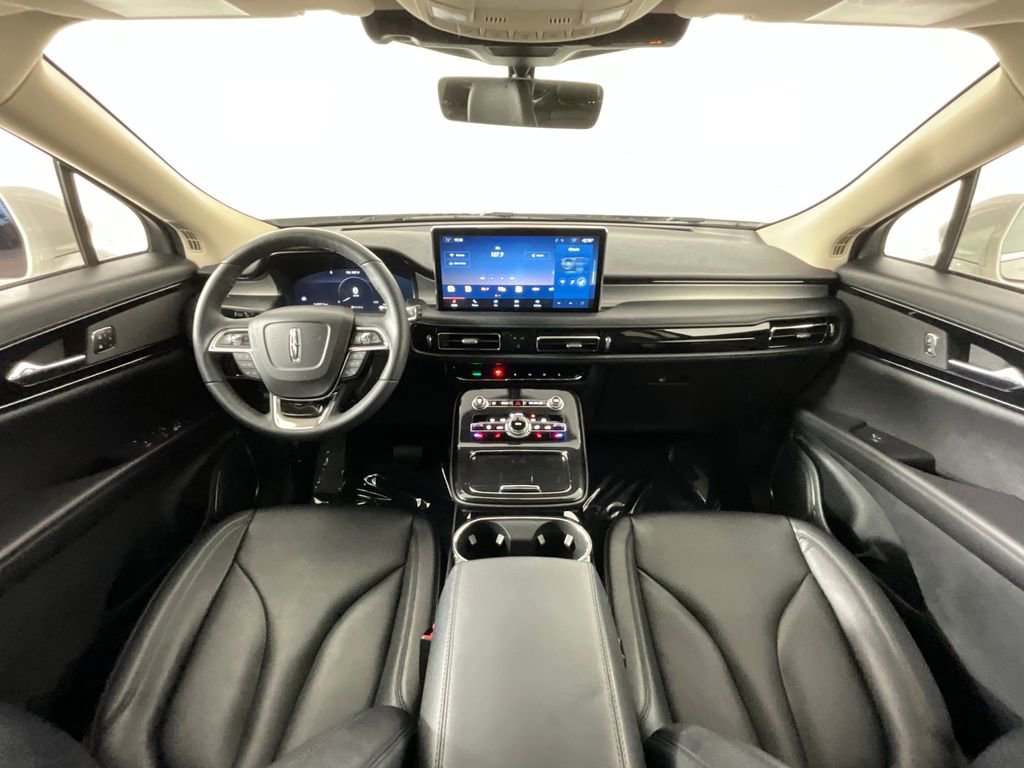 Used 2023 Lincoln Nautilus FWD image 10