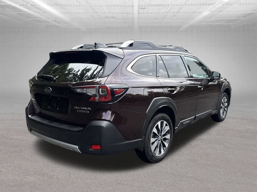 Used 2025 Subaru Outback Touring AWD/4WD image 5