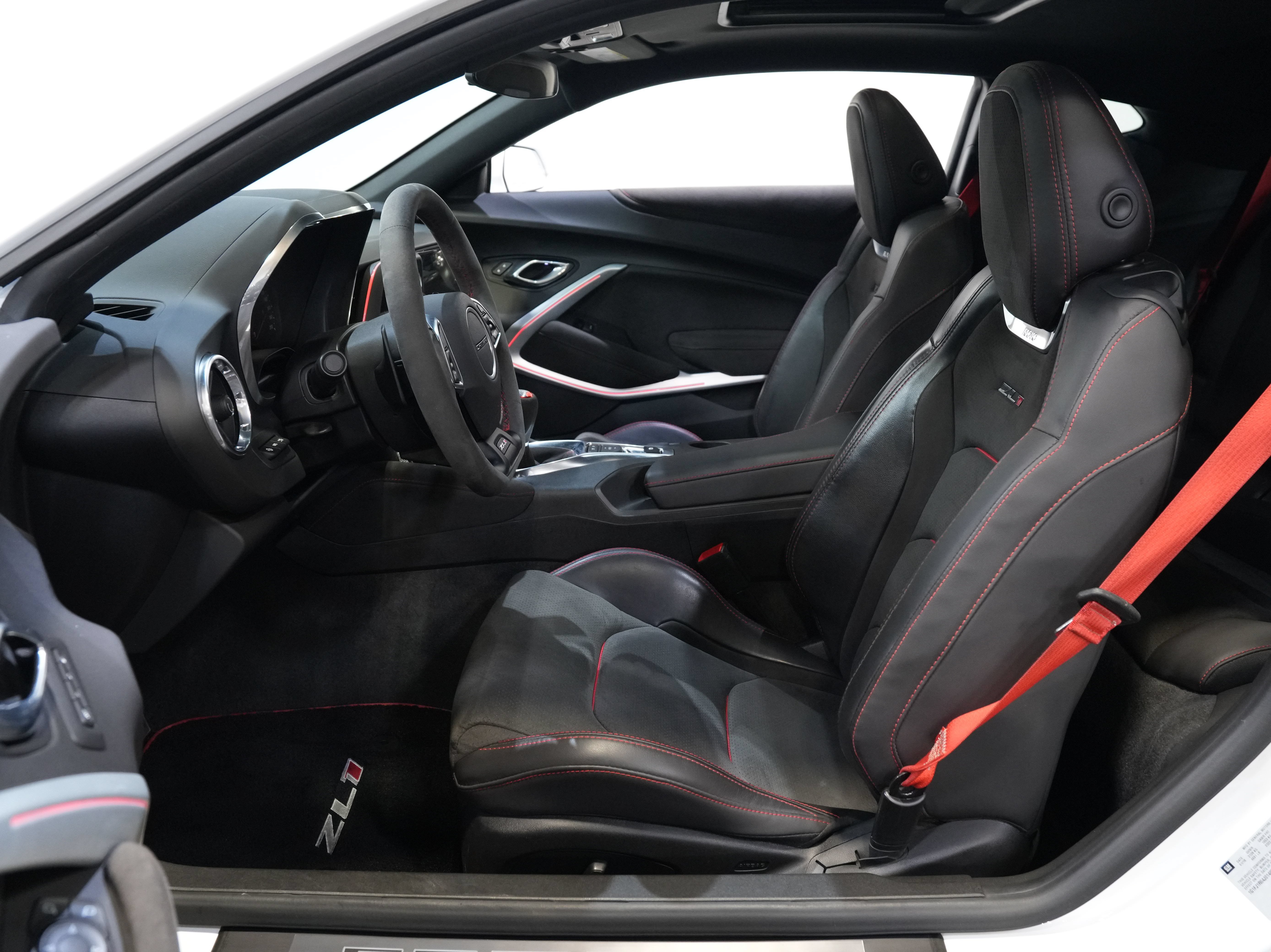 Used 2018 Chevrolet Camaro ZL1 RWD image 29