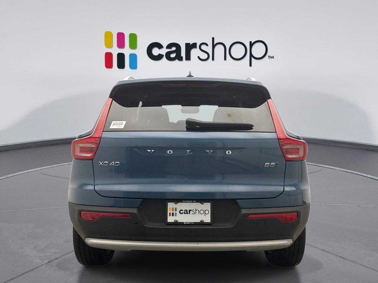 Used 2025 Volvo XC40 B5 Core image 4