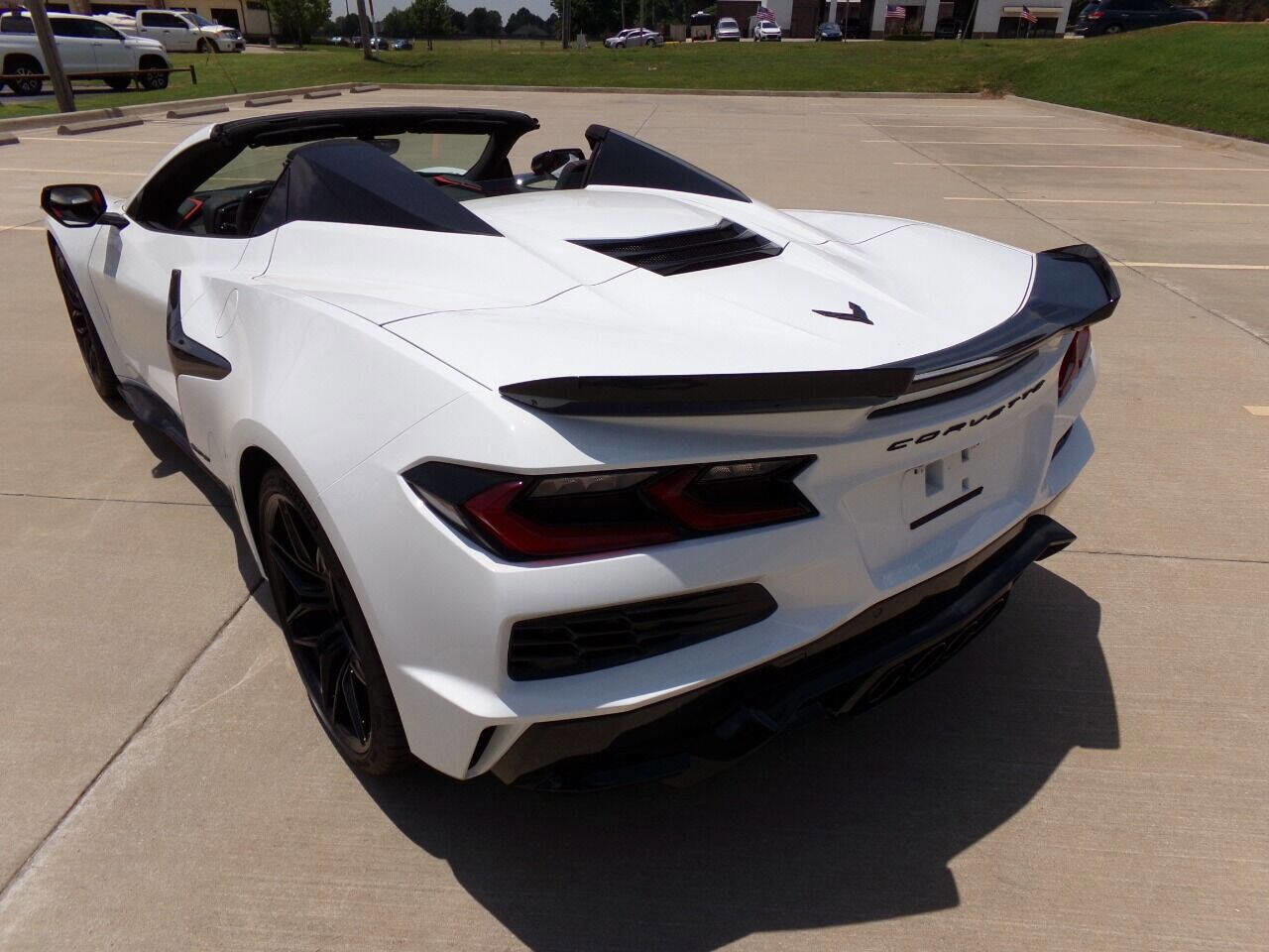 Used 2023 Chevrolet Corvette Z06 w/ 3LZ 70th Anniversary w/ Stealth Interior Trim Package image 28
