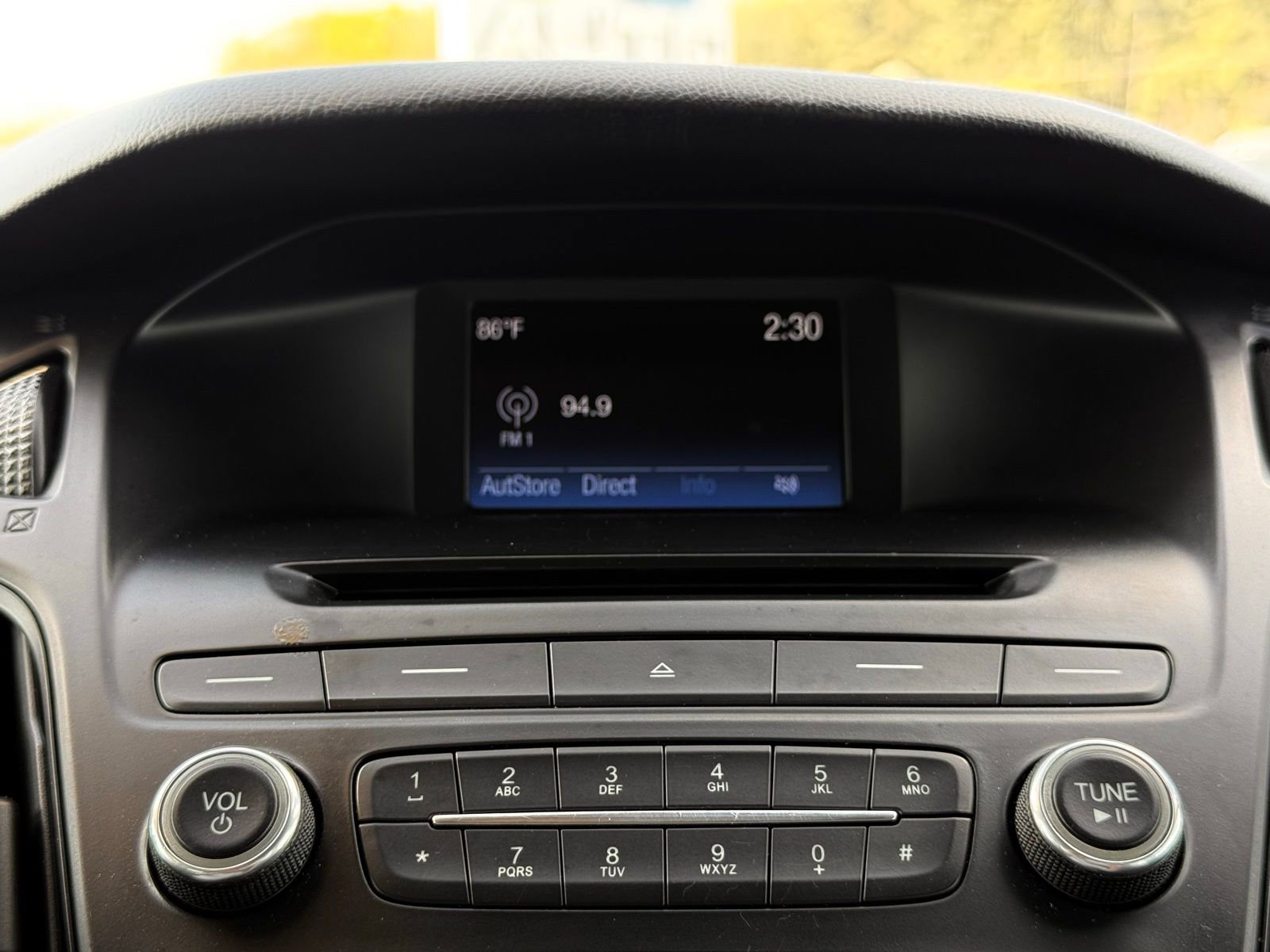 Used 2015 Ford Focus SE image 35