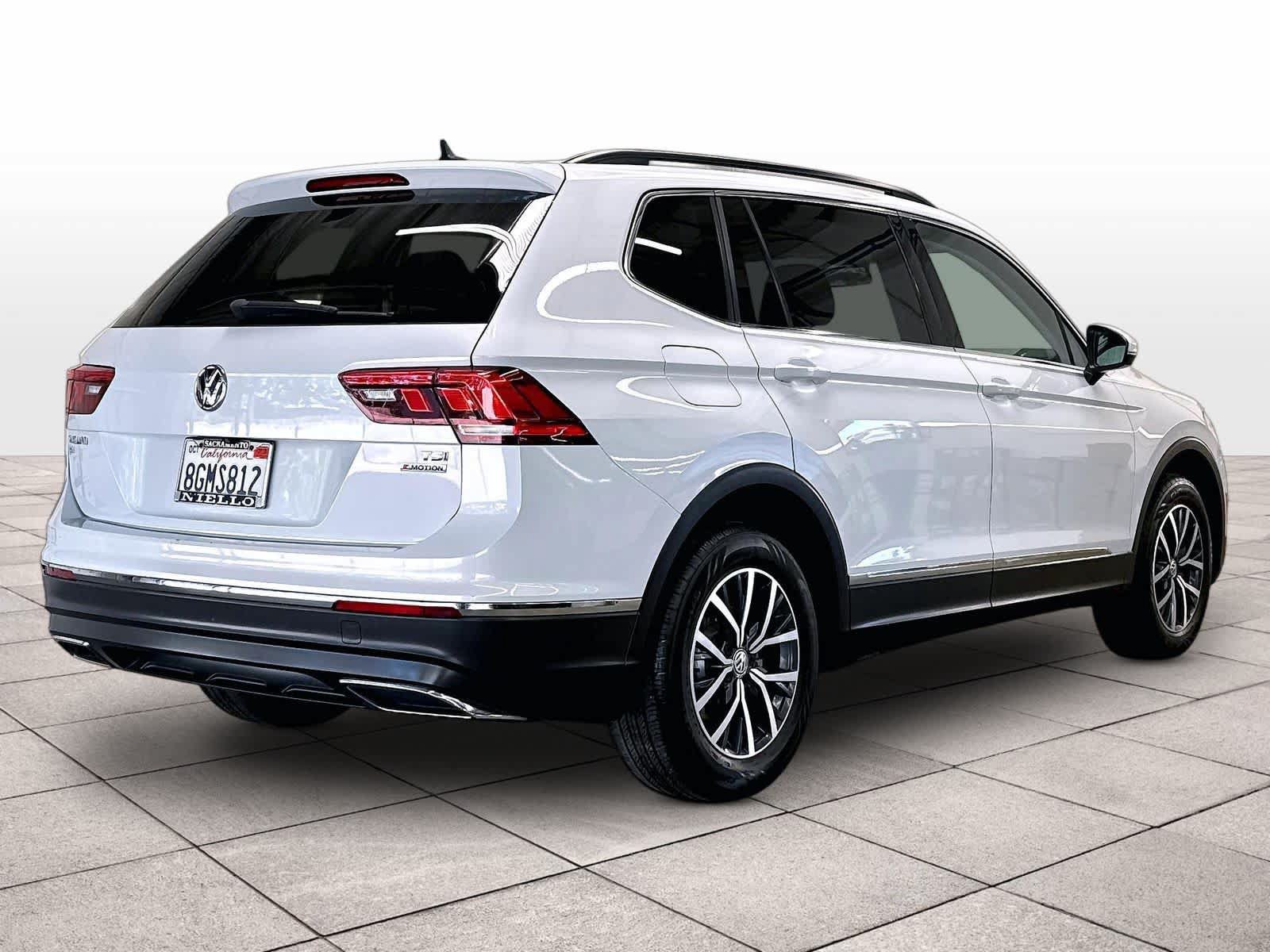 Used 2018 Volkswagen Tiguan SE AWD/4WD image 9