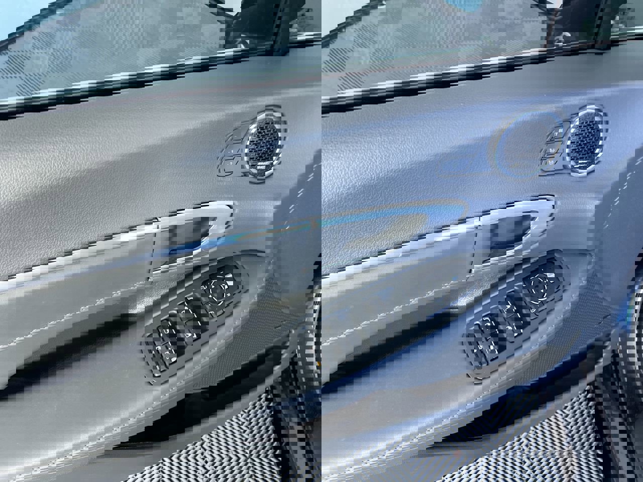 Used 2021 Hyundai Sonata Limited w/ Preferred Accessory Package FWD image 14