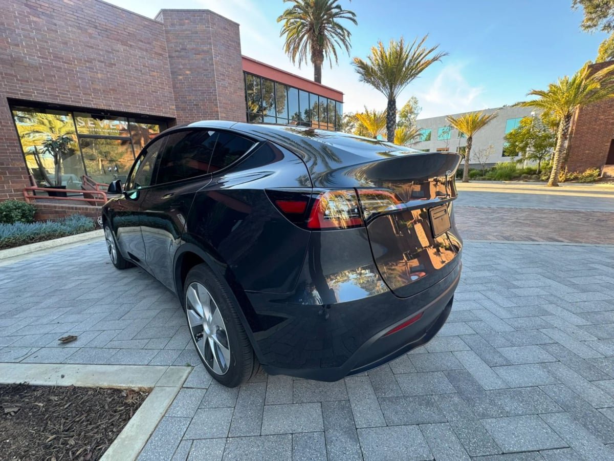 Used 2023 Tesla Model Y Long Range AWD/4WD image 5
