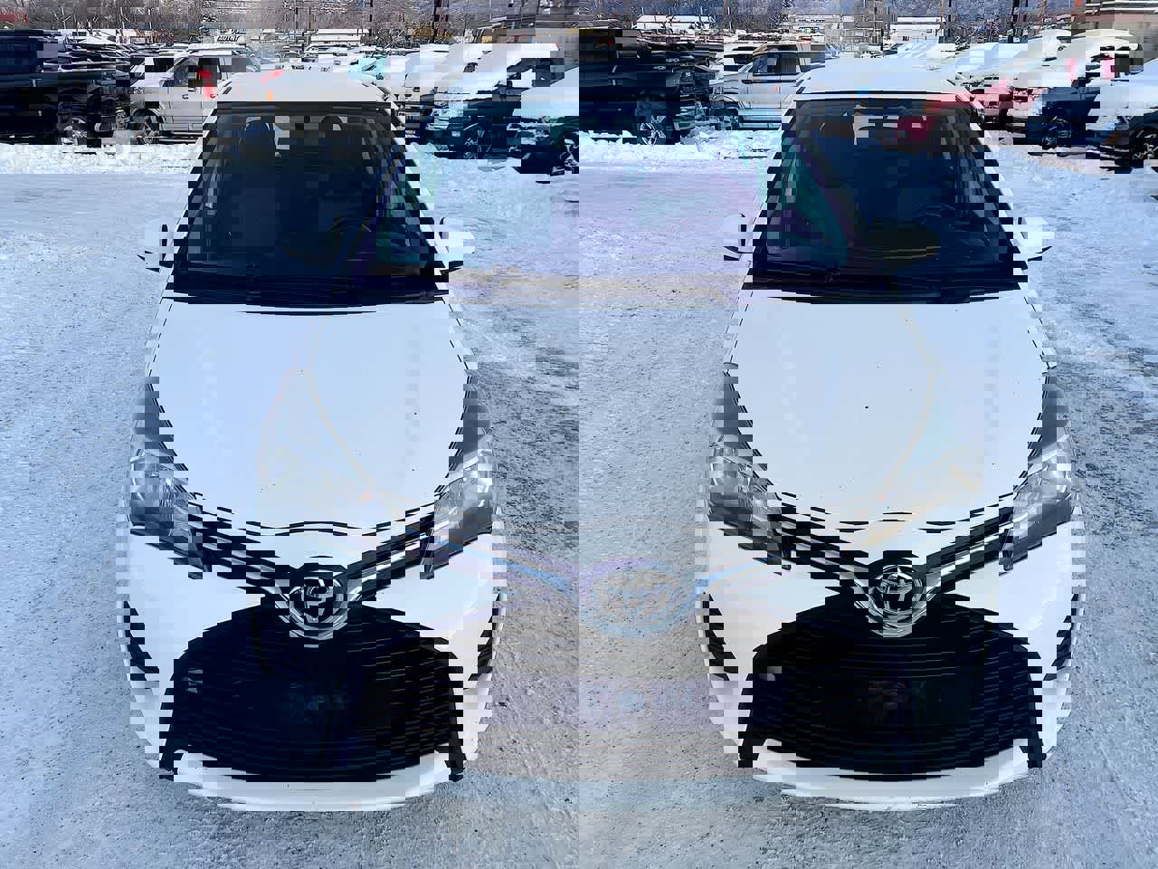 Used 2015 Toyota Yaris L image 29