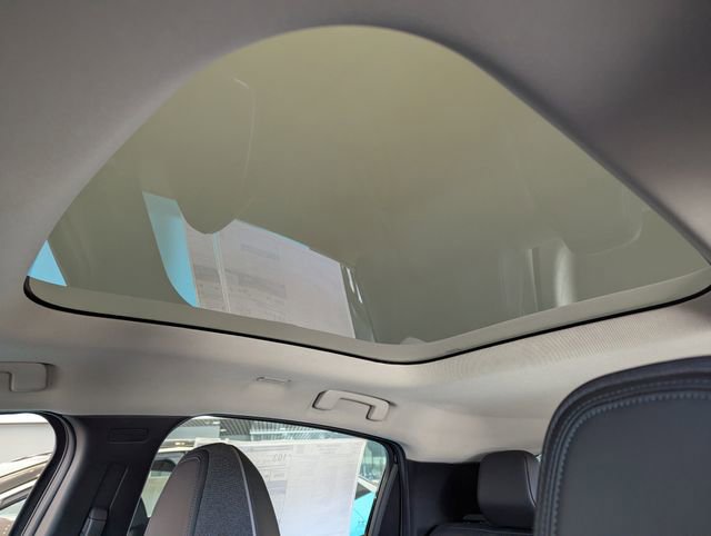 New 2026 Nissan Leaf Platinum+ w/ Cargo Package (Platinum+) image 19