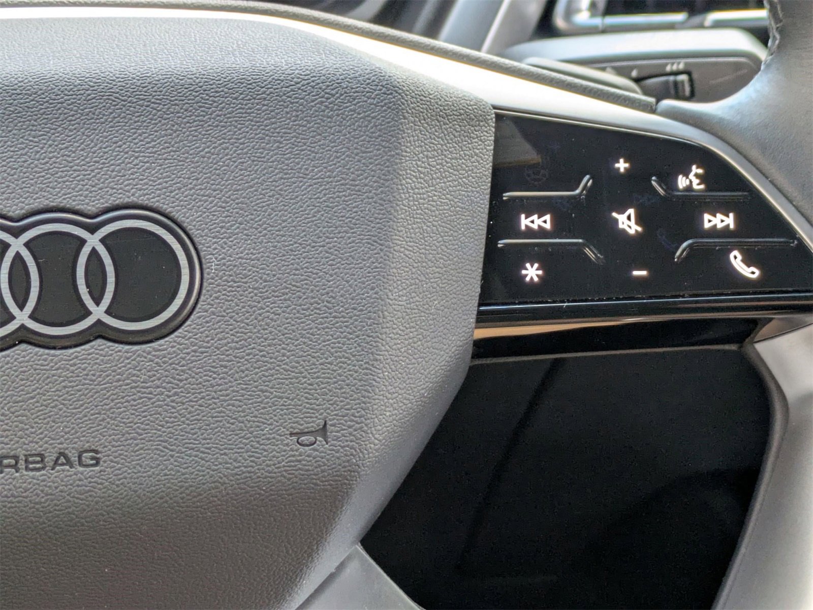 Used 2024 Audi Q4 e-tron Premium image 11