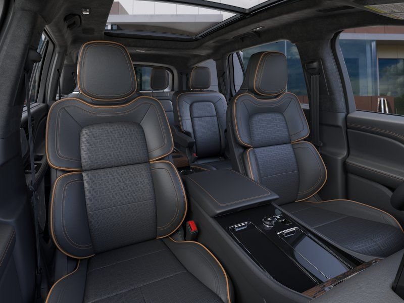 New 2026 Lincoln Aviator Black Label w/ Jet Appearance Package AWD/4WD image 10