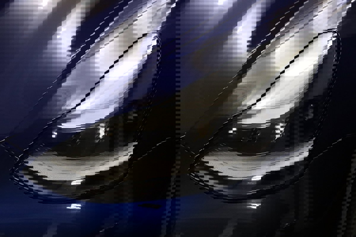 Used 2022 Tesla Model 3 Standard Range image 4