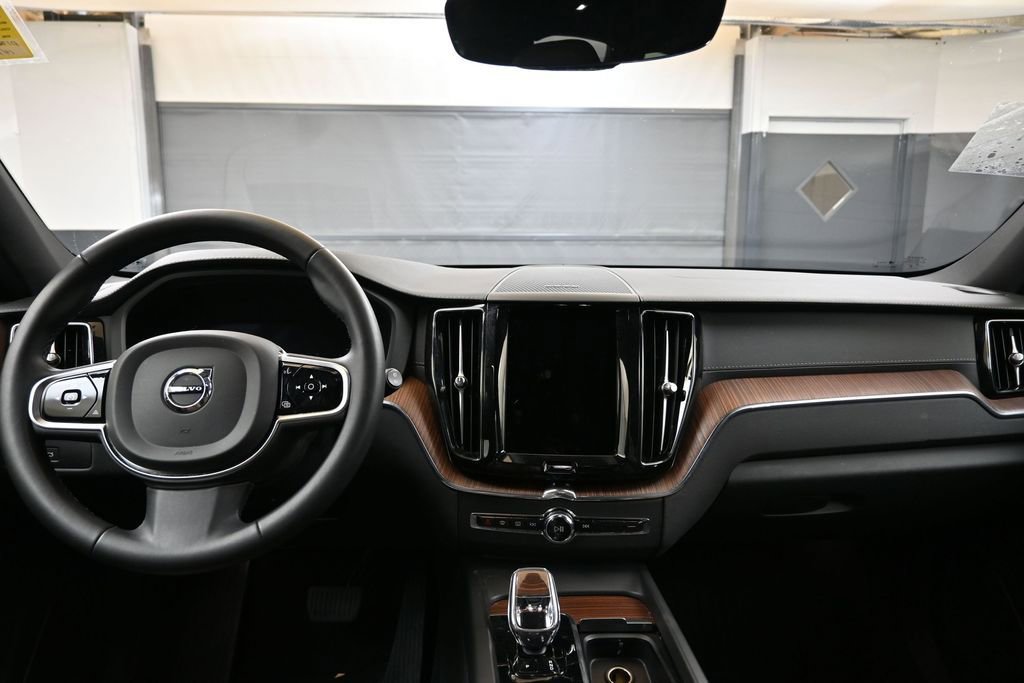 Used 2023 Volvo XC60 B5 Ultimate w/ Climate Package AWD/4WD image 22
