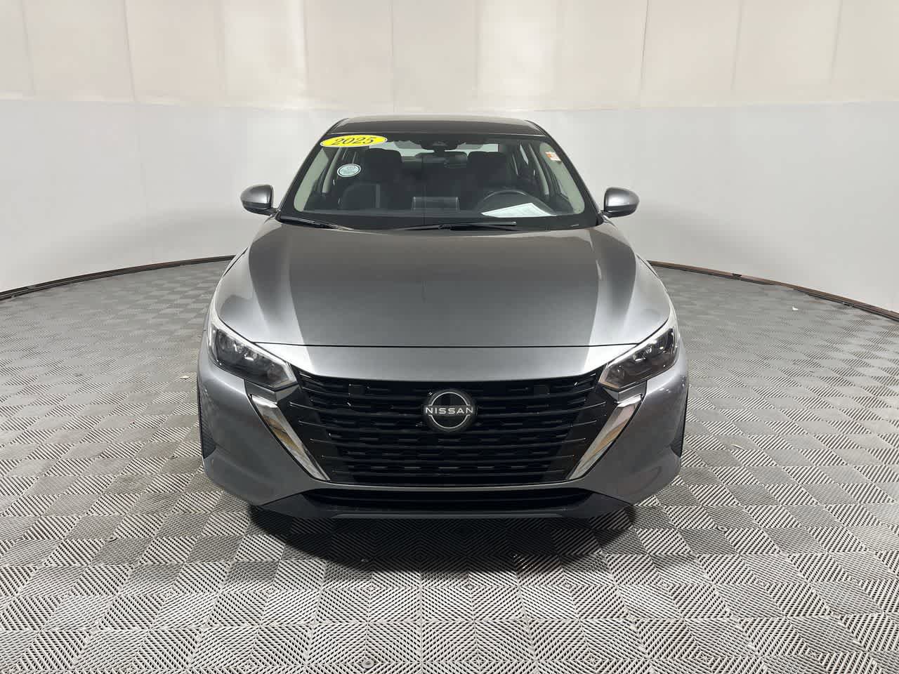 Used 2025 Nissan Sentra SV FWD image 3