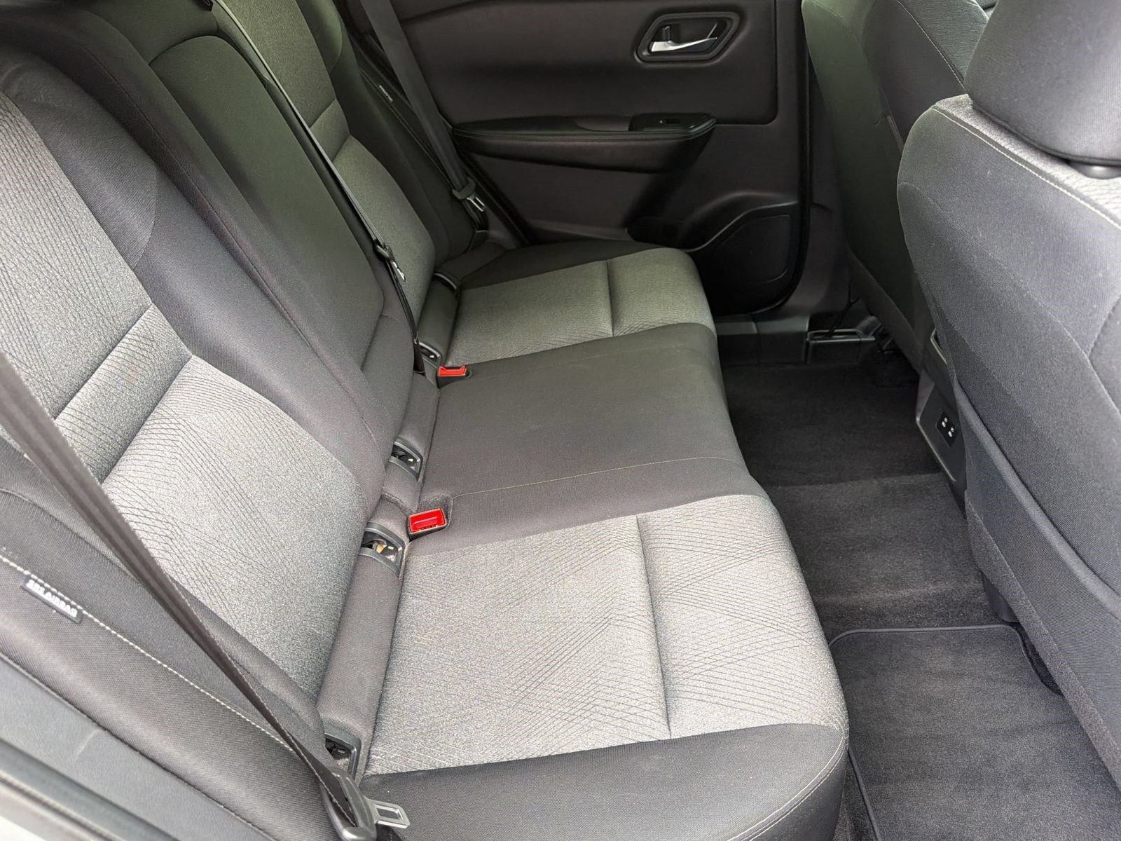 Used 2024 Nissan Rogue SV FWD image 26