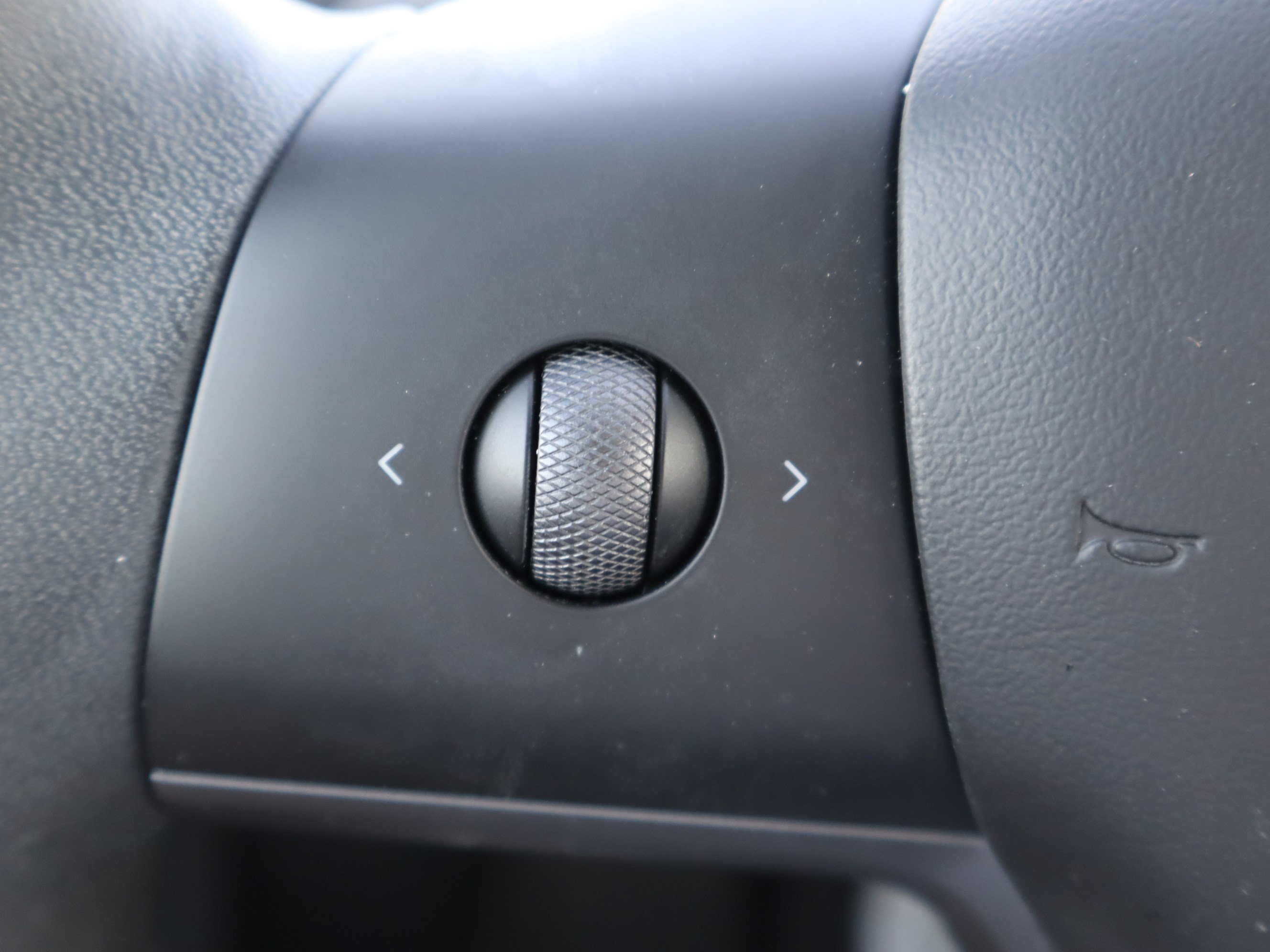 Used 2023 Tesla Model Y AWD image 19