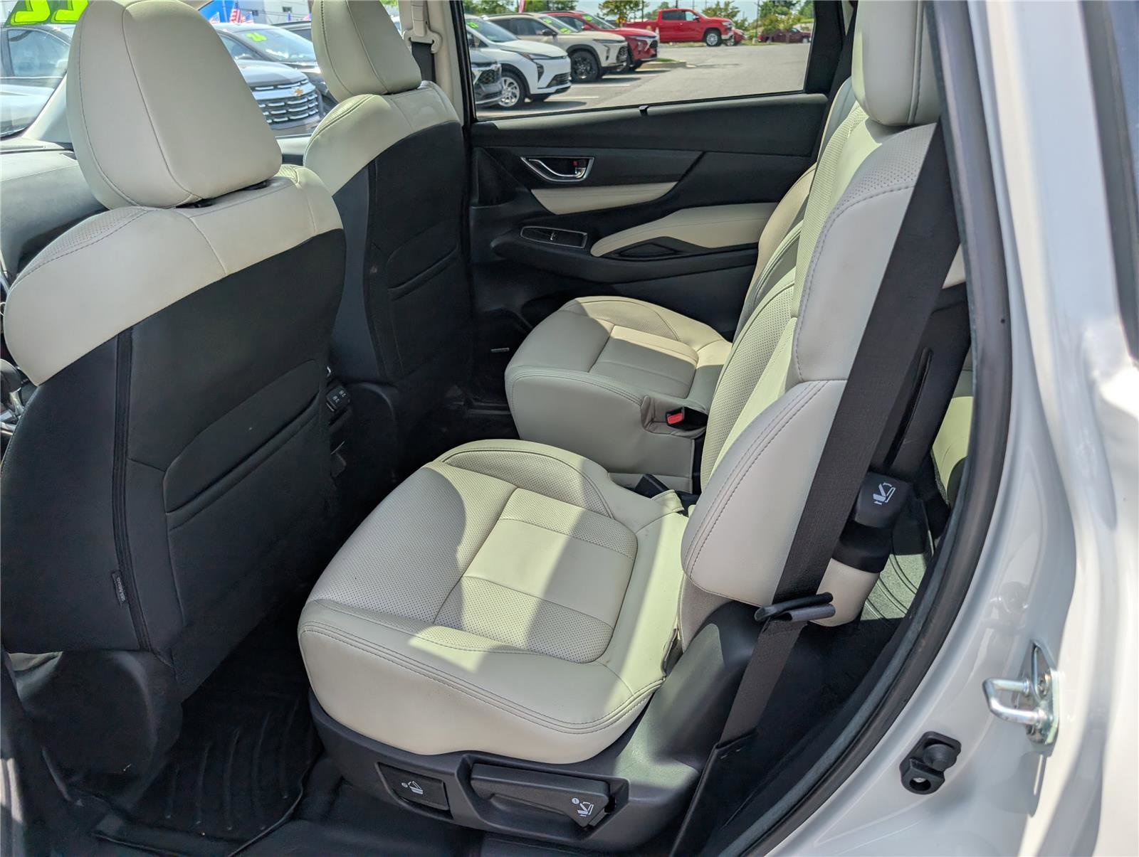 Used 2022 Subaru Ascent Limited w/ Technology Package AWD/4WD image 16