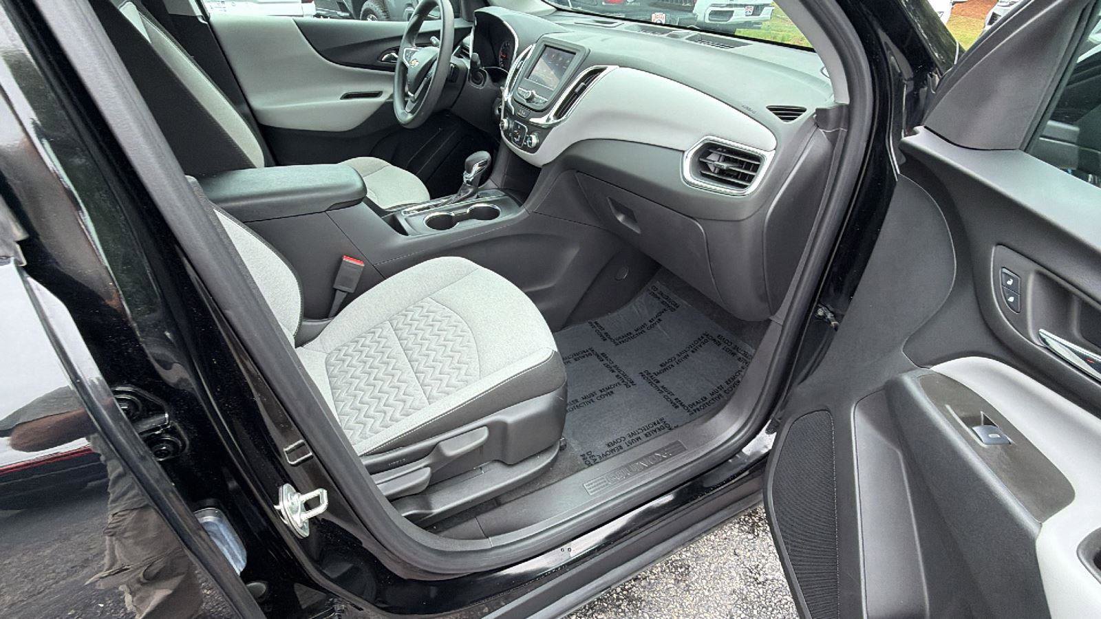 Certified 2024 Chevrolet Equinox LS w/ Midnight Edition FWD image 16