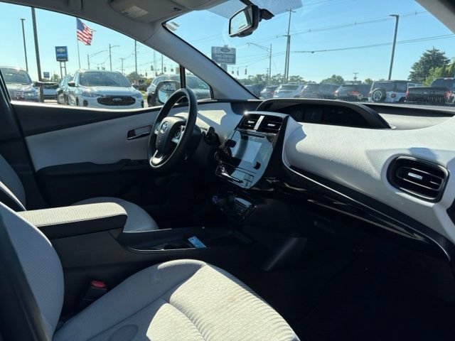 Used 2016 Toyota Prius Two FWD image 11