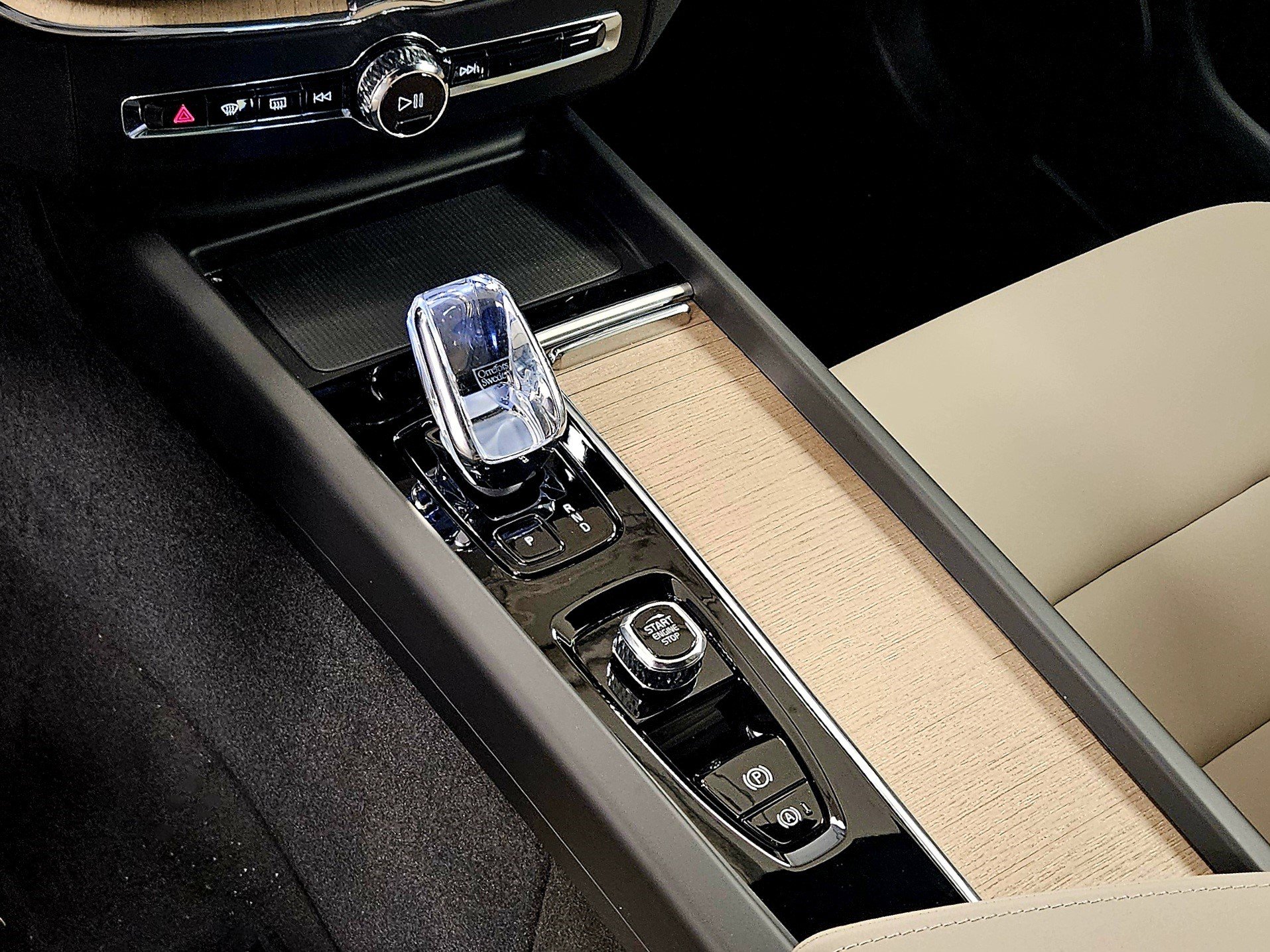 New 2026 Volvo XC60 B5 Core image 42