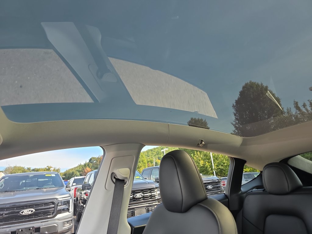 Used 2024 Tesla Model Y Long Range AWD/4WD image 28