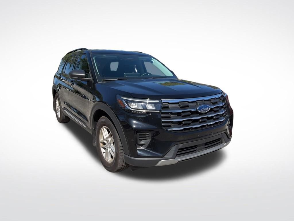 Used 2025 Ford Explorer Active image 2