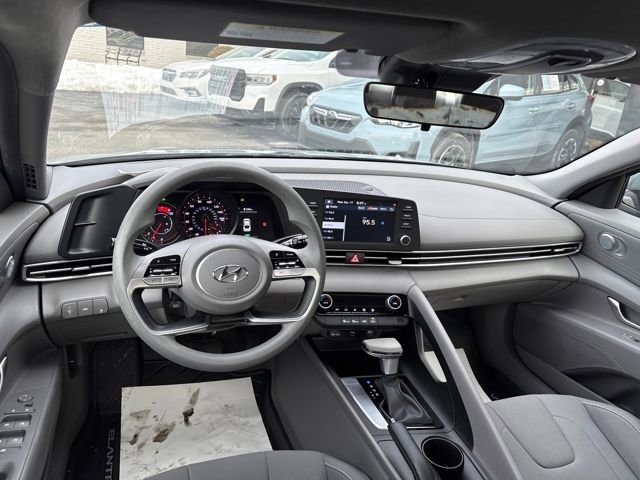 Used 2023 Hyundai Elantra SEL image 11